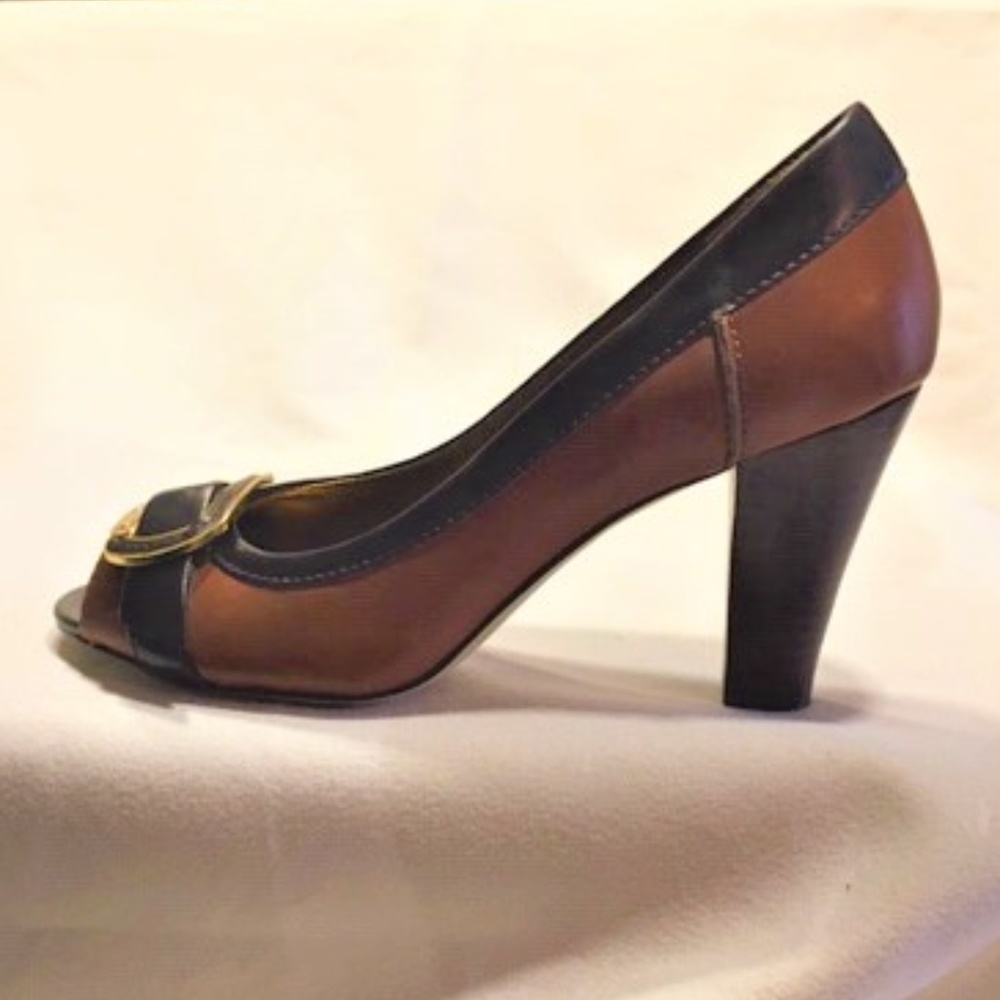 Circa Joan & David Women's Open-Toe Pump, Sz 6.5M